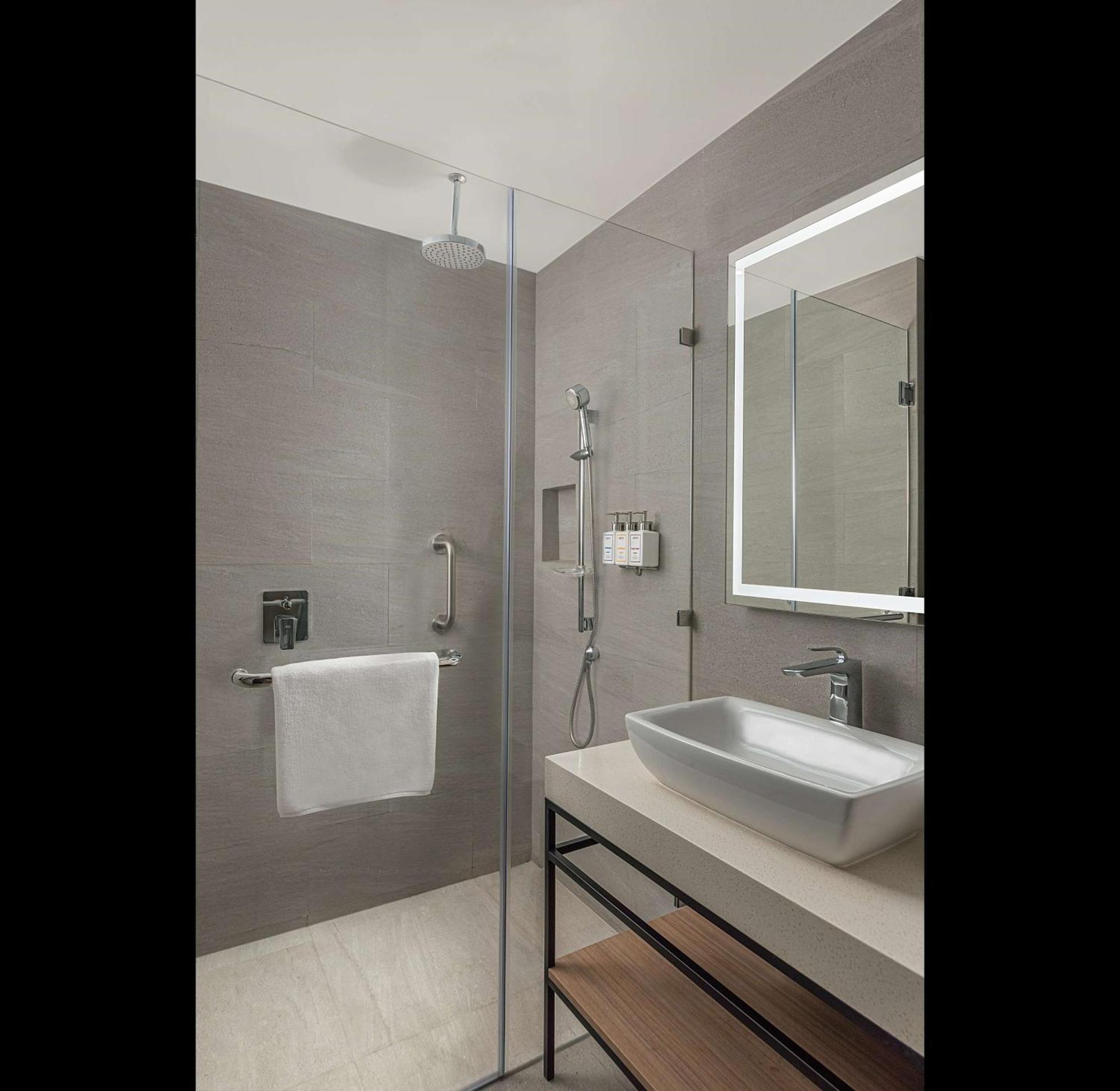 Park Inn By Radisson Bacolod Dış mekan fotoğraf